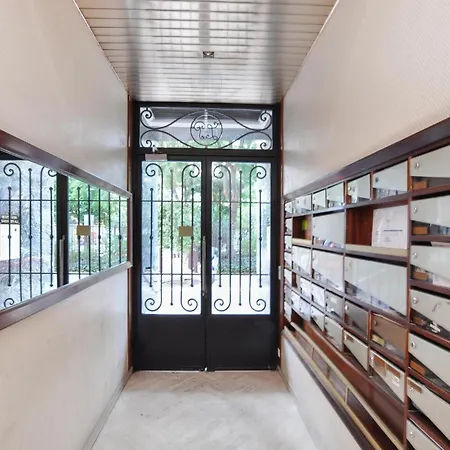 Amazing In With Kitchen Apartment *